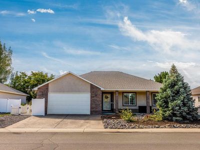 2401 Glen View Drive