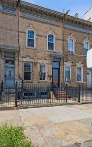 326 Irving Ave