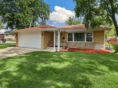 800 E 169th Pl