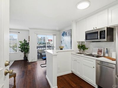 3950 Cleveland Ave Unit 215