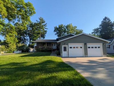 427 1st Ave W