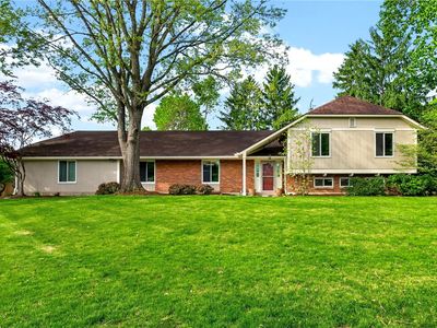 9019 Woodstream Ln