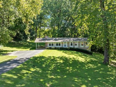 11219 Lakeview Dr