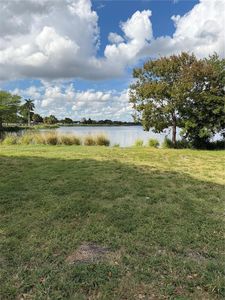 2286 Lake Osborne Dr APT 16