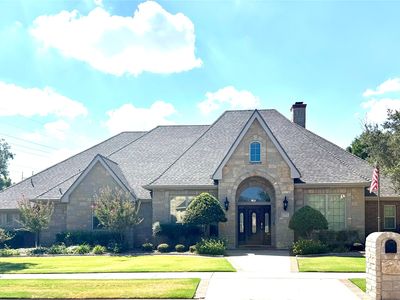 2301 Lynbrook Dr