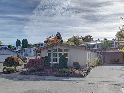 17308 Woodcrest Drive NE