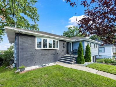 12 Lois Ave