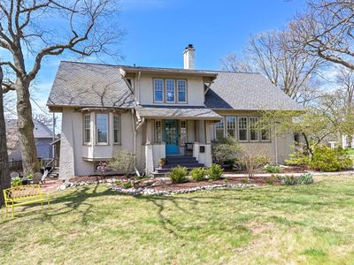 5425 North Lake DRIVE