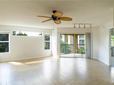 8861 Colonnades Ct W APT 221