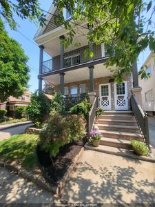 99 W 37th St