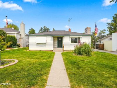 Property at 807 W Home Ave, Selah, WA