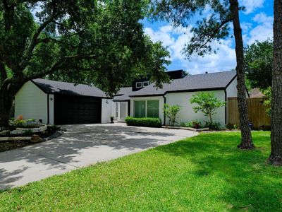 12203 Meadow Lake Dr