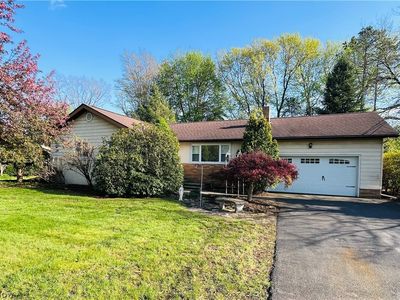211 Square Dr