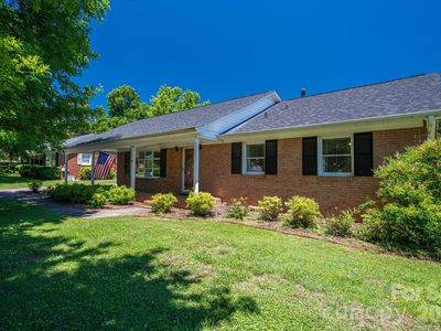 1920 Echo Ln