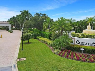 8800 CASCADES ISLE BLVD