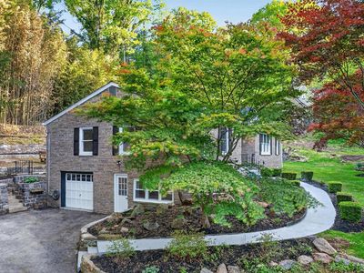 135 Bryn Mawr Ave