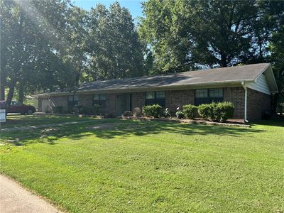 2813 W D St