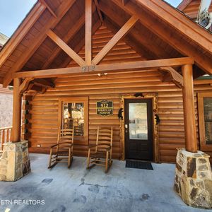 912 Black Bear Cub Way