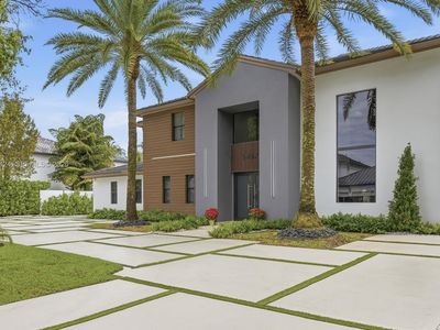 9467 NW 54th Doral Circle Ln