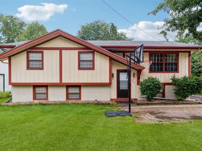 Property at 8698 Franklin Ave, Clive, IA
