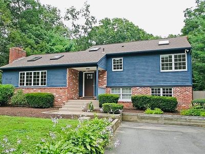 338 Lafayette Rd