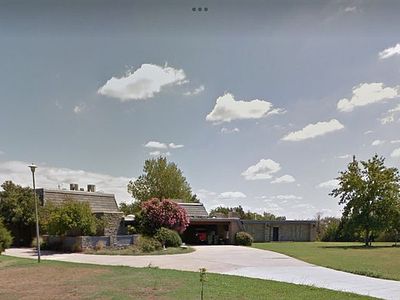 2961 Twin Acres Dr