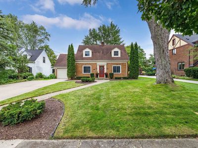 2412 Manor Dr