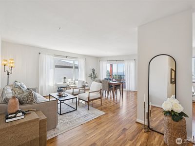 524 6th Avenue W #310