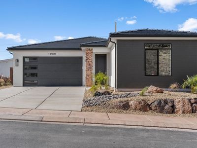 1089 E Coyote Crest Dr