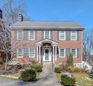 104 Arnett Ave