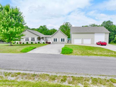 813 Clear Creek Pkwy