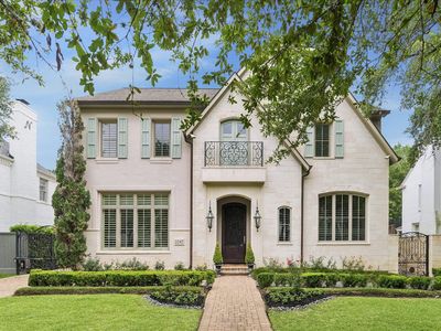 2242 Pelham Dr