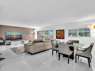 800 NE 195th St APT 220