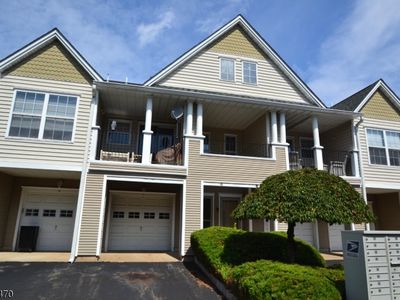 4 Collura Ln