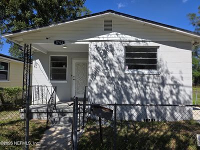 1753 W 12TH Street