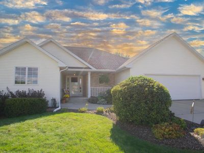 805 Fieldcrest COURT