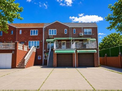 1112 Avenue V