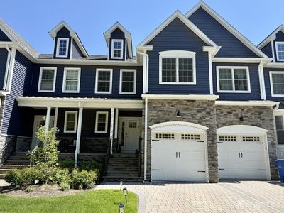 45 Valentino Dr