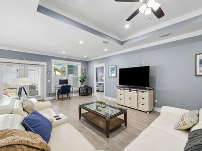 330 Palm Dr