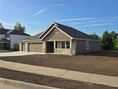 1602 Bluestem Dr