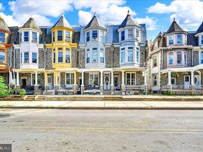 212 W Greenwich St
