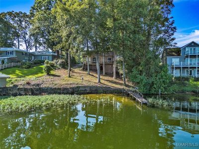 499 Lakeshore Dr