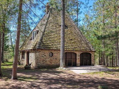 6041 Robie Lake Circle