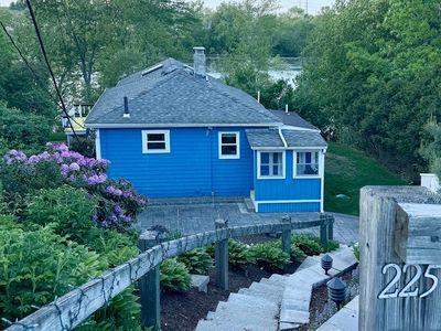 225 Riverside Dr