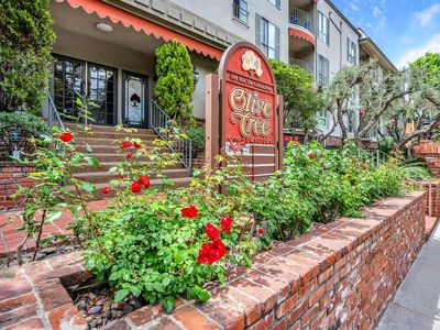 339 S Catalina Ave APT 212