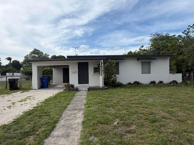 1437 NW 10th Place