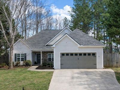 121 E Woodland Mnr