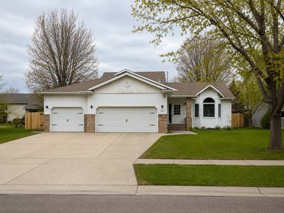 2817 38 1/2 Ave S