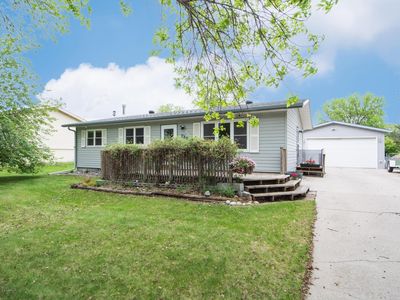 720 10th Ave W