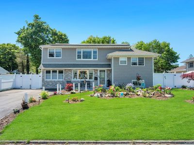 Property at 33 Wiltshire Drive, Commack, NY